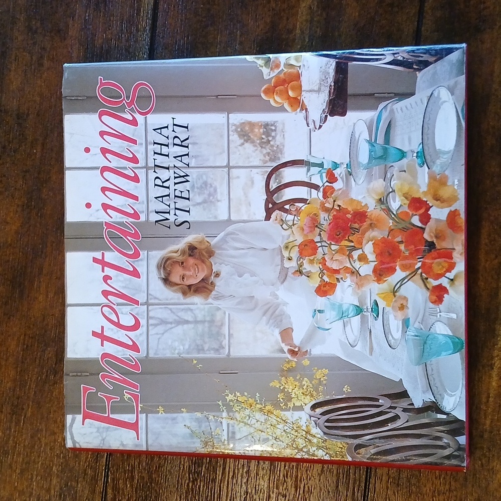 Martha Stewart Entertaining Hardback Book 1st Edition 1982